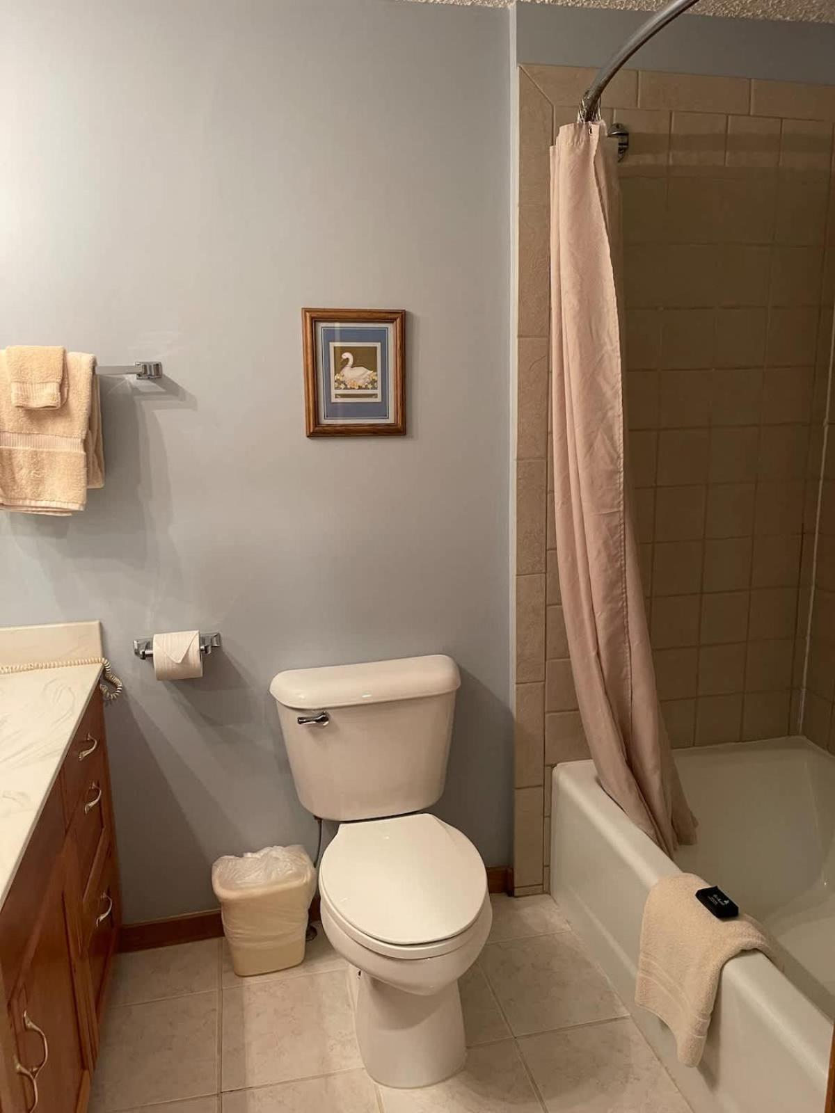 Top Floor Luxury, Sauna, Private Pool, Lake Bellaire Beach, 5 Beds, 4 Full Bath Exterior photo