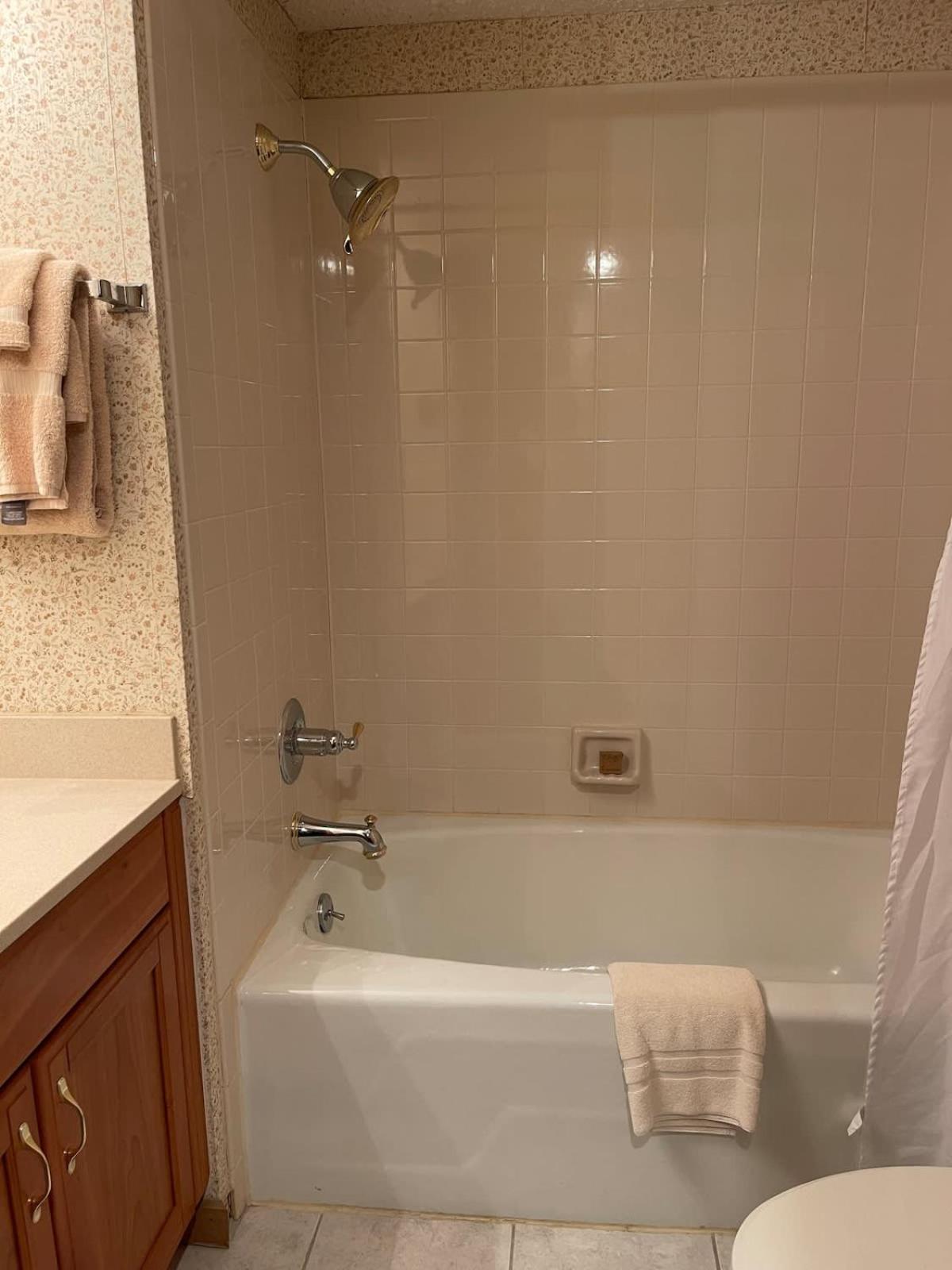 Top Floor Luxury, Sauna, Private Pool, Lake Bellaire Beach, 5 Beds, 4 Full Bath Exterior photo