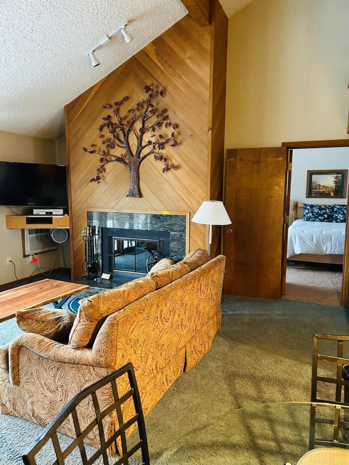 Top Floor Luxury, Sauna, Private Pool, Lake Bellaire Beach, 5 Beds, 4 Full Bath Exterior photo