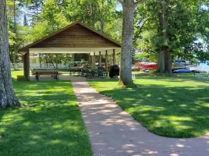 Top Floor Luxury, Sauna, Private Pool, Lake Bellaire Beach, 5 Beds, 4 Full Bath Exterior photo